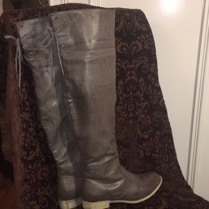 Sz 10 Med over the knee grey boot